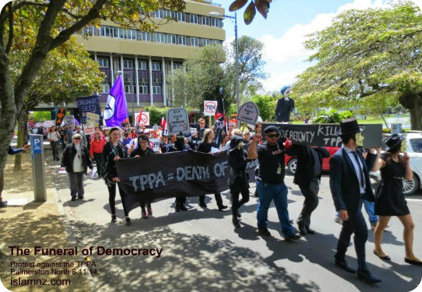 TPPA protest: March around Square